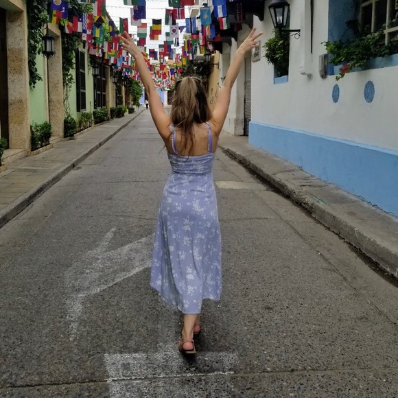 Blue and white floral Abercrombie & Fitch wrap dress size small - Picture 3 of 4